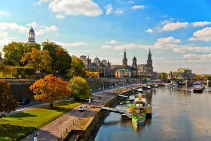 Elbufer an der Altstadt von Dresden