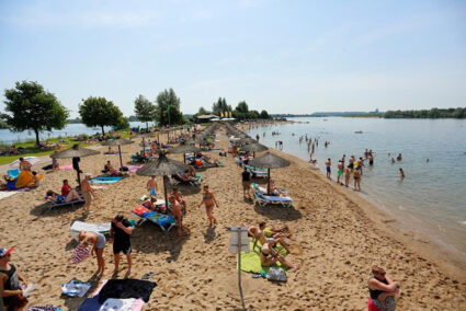 Voller Strand an der Xantener Nordsee