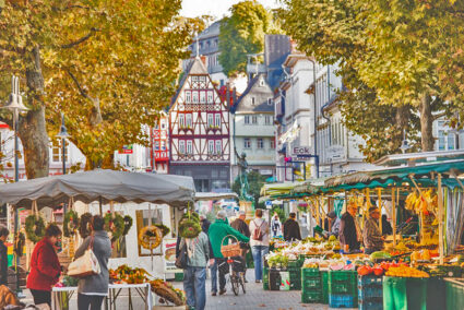 Wochenmarkt in der Altstadt von Limburg