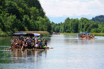 Flossfahrt auf der Isar in München