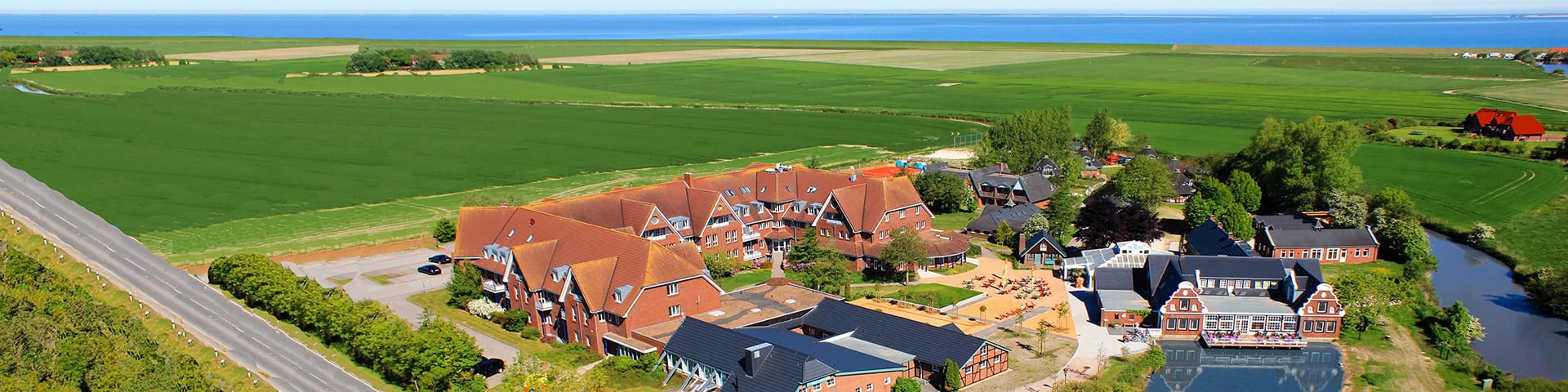 Luftansicht vom DJH Club-Resort Neuharlingersiel