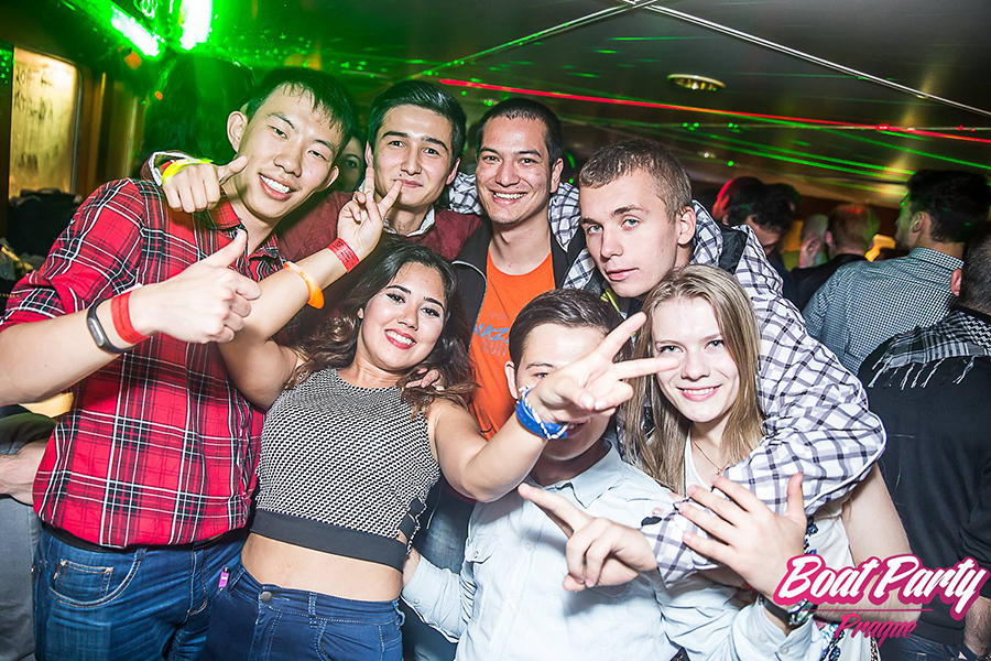 Partystimmung bei der Boatparty in Prag