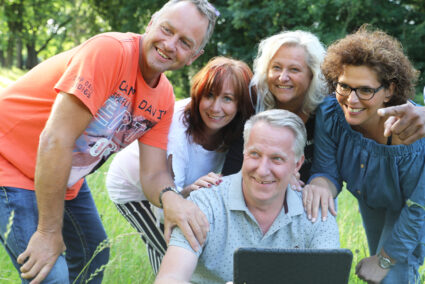 Gruppe bei der Schatzsuche in Schmallenberg