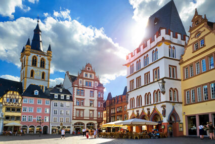 Hauptmarkt mit Sankt Gangolf und Steipe in Trier